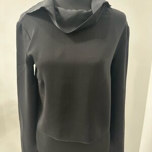 Babaton Classic Black Top